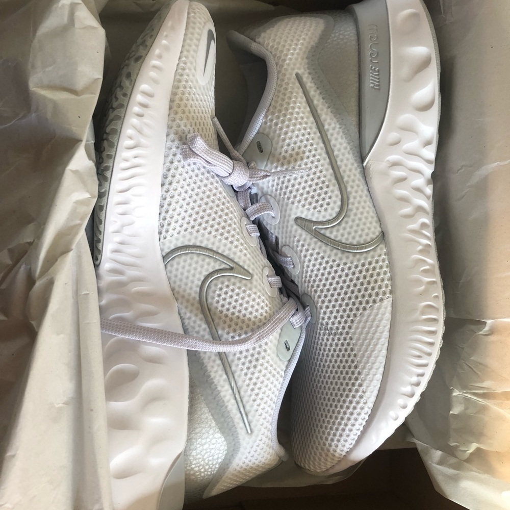 Nike renew running sneakers